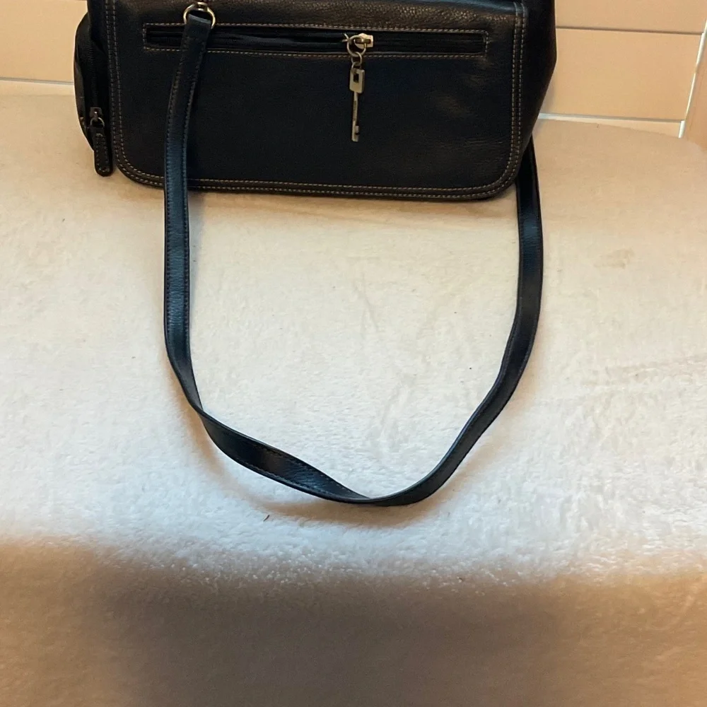 Aurielle chic black